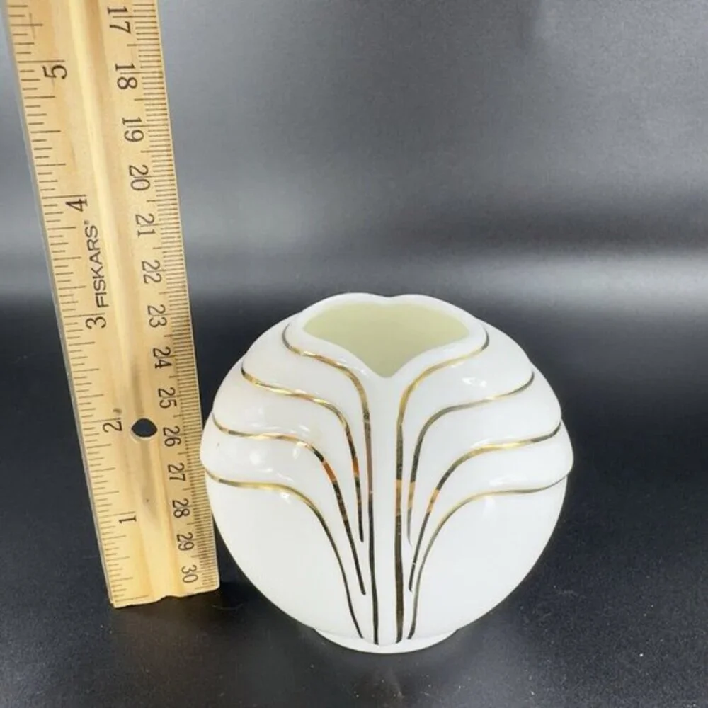 Vintage 1980s Y H Taiwan Fine Bone China Small Vase Vessel Gold Painted Vase VTG